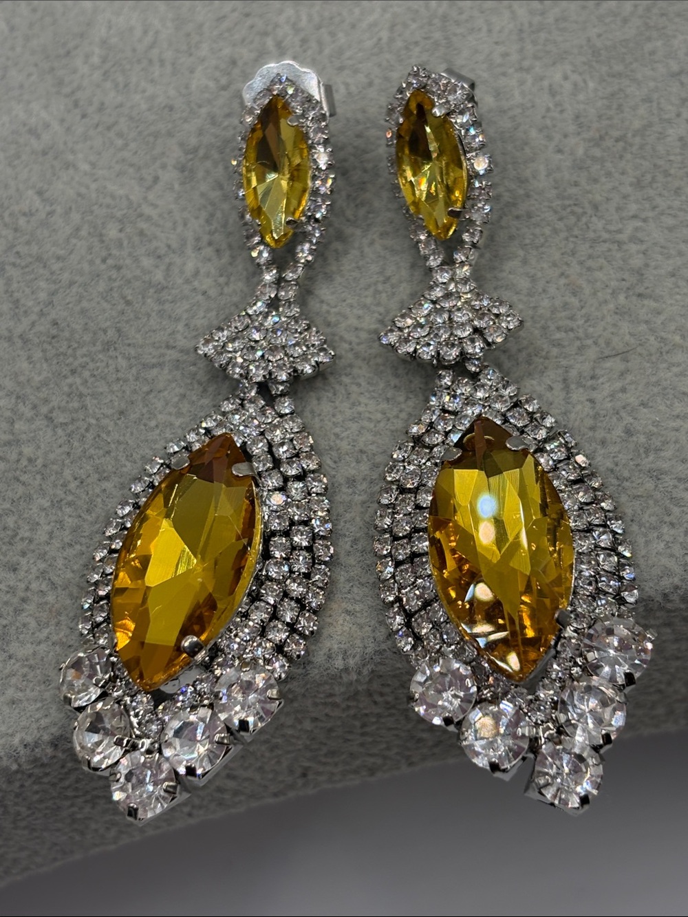 Yellow & White Austrian Crystal Earrings 3” long NWOTS - Picture 8 of 8